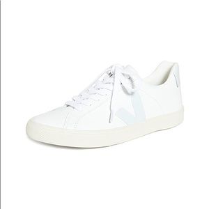 Veja Esplar in Extra White/Menthol - Sz 37